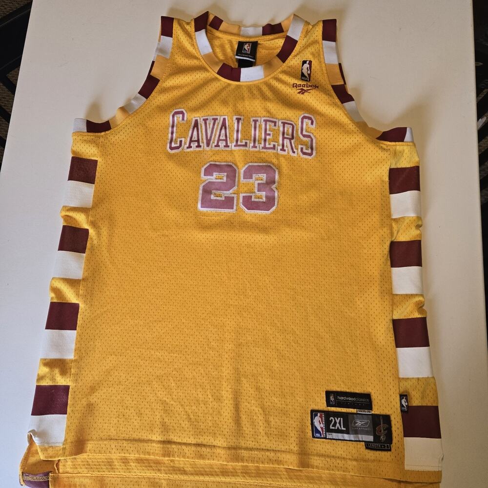 Vintage Reebok LeBron James Cavs Jersey 23 Hardwood Classics Gold 2XL +2 READ